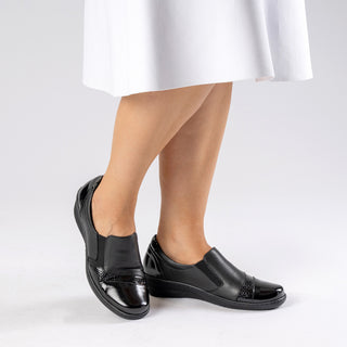 CP461 - BLACK PATENT LEATHER FLATS