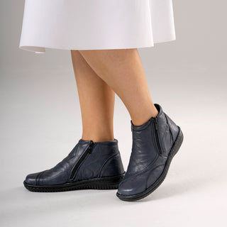 5250 - NAVY CRINKLE LEATHER ANKLE BOOTS