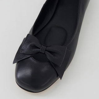 DEBBINE W - BLACK LEATHER FLATS