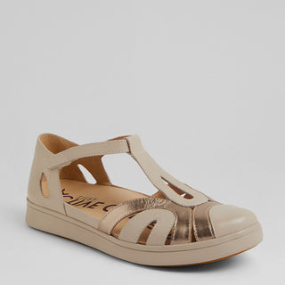 DEMNA XF - ALMOND-CHAMPAGNE LEATHER FLATS / SANDALS