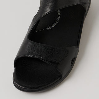 DROPS W - BLACK LEATHER SANDALS