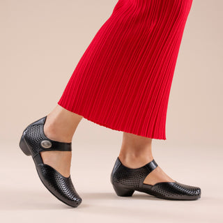 DARLENE - BLACK LEATHER HEELS