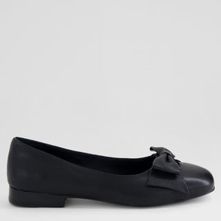 DEBBINE W - BLACK LEATHER FLATS