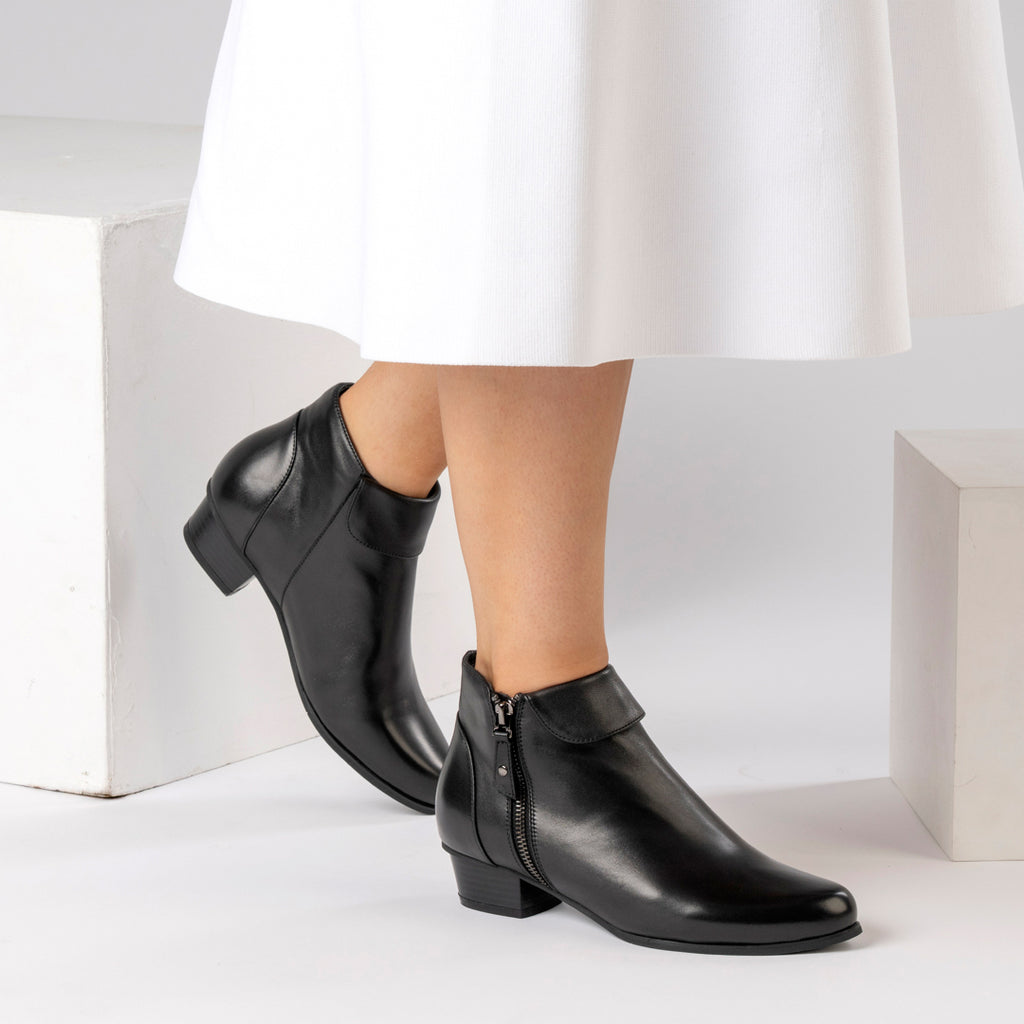 XANTHIPPE - BLACK LEATHER ANKLE BOOTS – Ians Shoes for Women