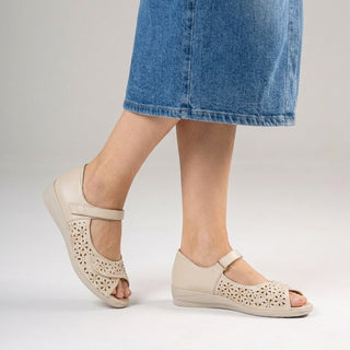DAFFODIL W  - ALMOND LEATHER SANDALS