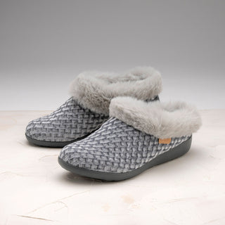 ZIERA FIFI XW - STEEL EMBOSS SLIPPERS